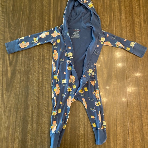 Bundle of three Magnetic Me pajamas. Size 12-18 months, 22-27lbs - Picture 2 of 7